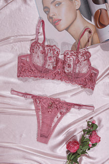  Delicate lace seductive set